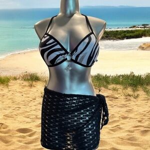 💟Black & White Bikini Top